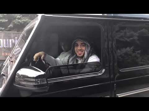 ასწორებს