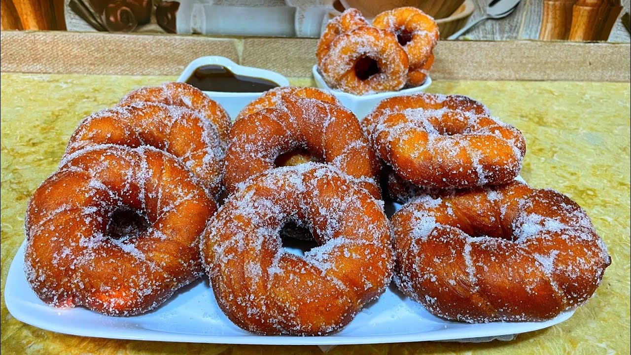 بثلاث كؤوس فرينة فقط بدون حليب ولا بيض ولا زبدة حظري بينيي ملوي خفيف مقرمش من برا و طري من داخل😍