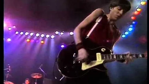 Joan Jett and the Blackhearts 02. Wooly Bully [LIVE 1982]