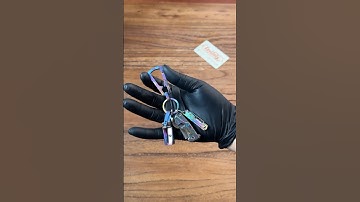 Do you want one KM25 Titanium Carabiner Clip for EDC? #keyunity #tacticaledc #keychain #carabineros