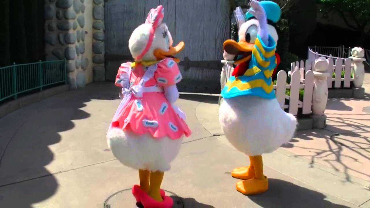 ディズニー ドナデジ 仲良くうさポーズ Youtube