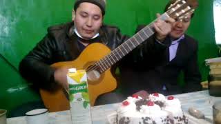 Amazing throat singing and guitar playing!