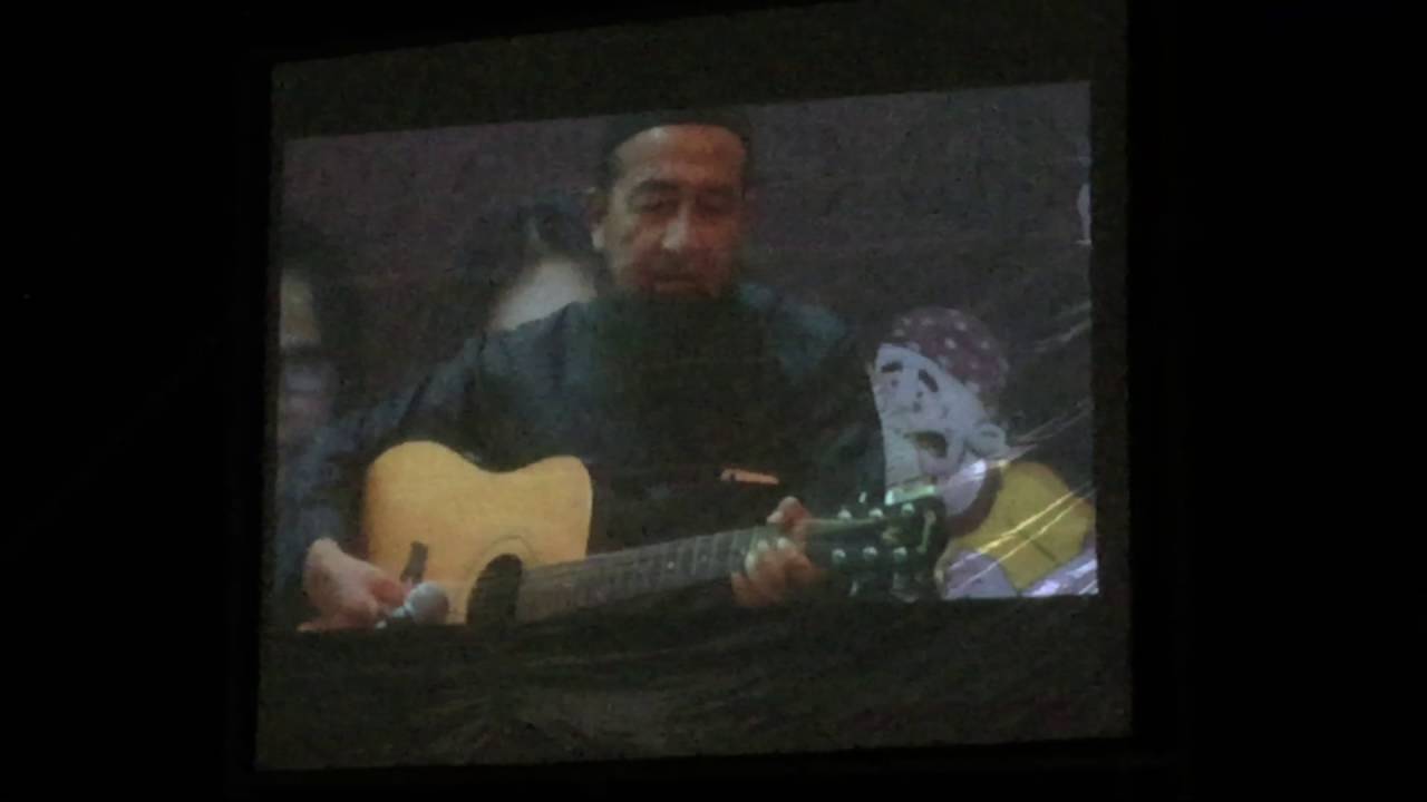 Ustaz Azhar Idrus main gitar - Sesuci dalam debu 2016 Festival bundle dungun