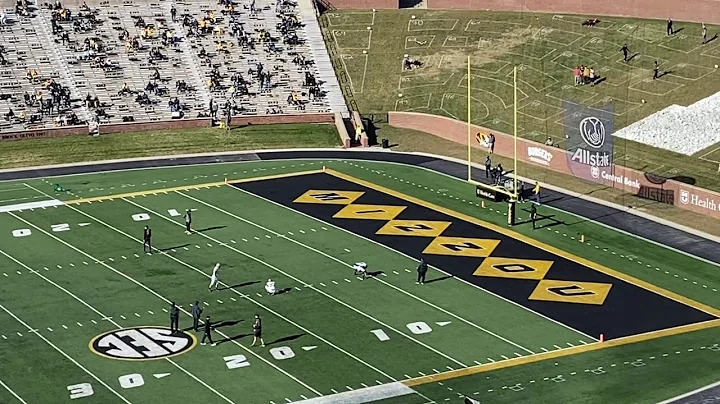 Vanderbilt Kicker Sarah Fuller Warming Up - PATs/F...