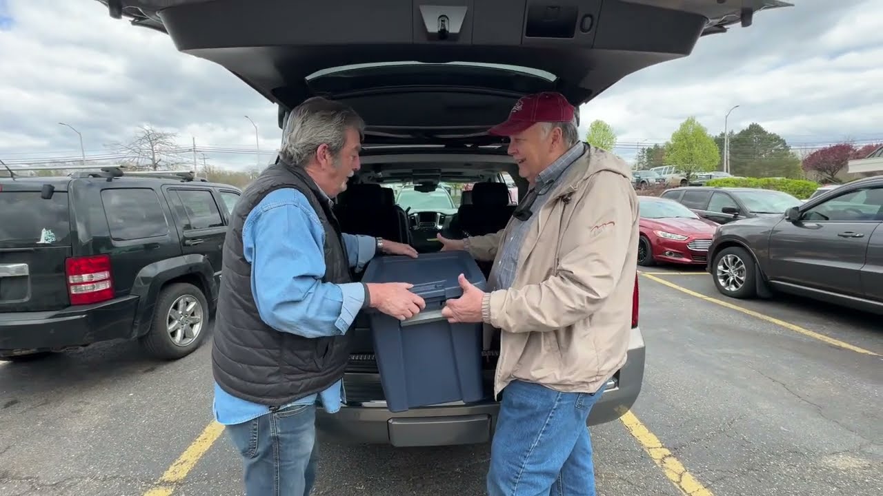 HO Slot Car Track -  free track giveaway at the Cleveland slot car show