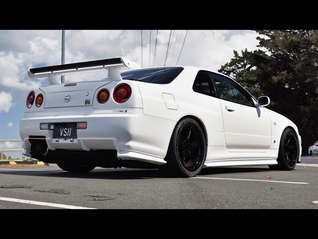 NISSAN　GT-R (R34) 1999 Nissan Skyline GT-R V-Spec (R34) - The Legend Continues