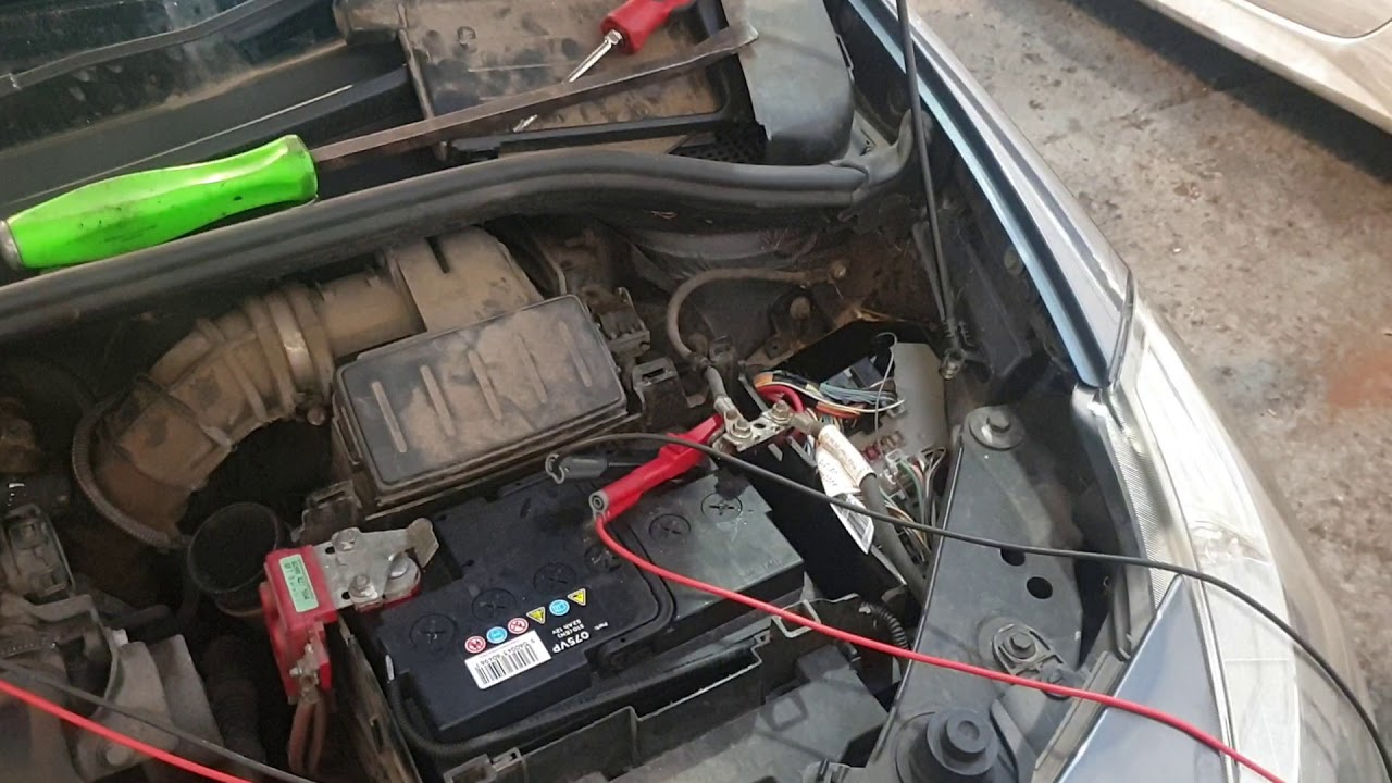 Renault Clio Battery Drain Fault - Youtube