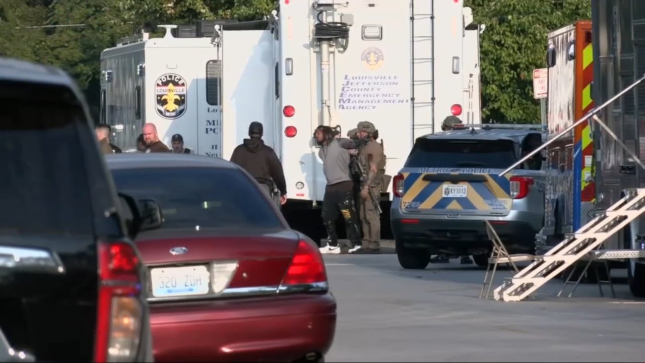 2 in custody after LMPD officer shot during traffic stop in Chickasaw ...