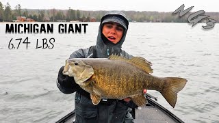 Giant Michigan Smallmouth Bass  NEW PB & Massive Bag