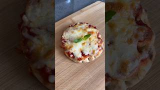 My 2 minute mini Pizza for my toddler 🍕 #easy #recipe  #viral