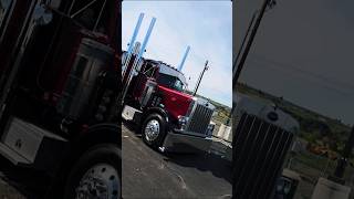 El Caminoz #379 #389 #peterbilt #pete379 #peterbilt379 #stance #flattop #kenworth #w9 #roadking