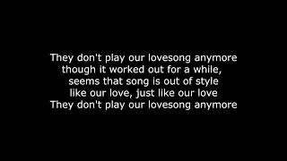 Miniatura del video "Maan - They Don't Play Our Love Song Anymore | Beste Zangers | LYRICS"