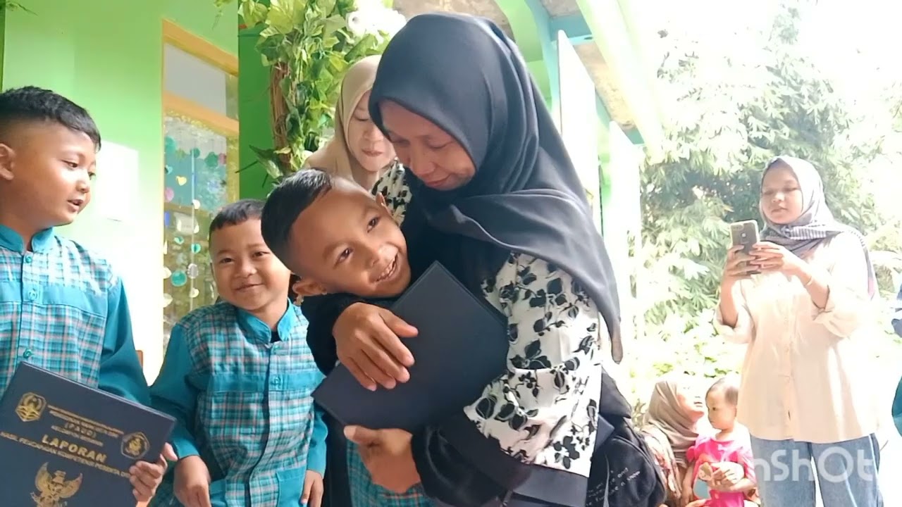 Perpisahan paud paling Haru!!! Masya alloh tabarokalloh, braal geulis kasep.