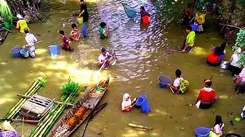 Tradisi unik tangkap ikan rame rame
