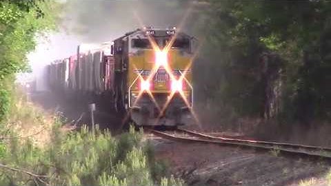 CSX G965 & NS E49 ES40DC with an K5LA Horn ES40DC/C40-8W & UP SD70AH/NS C40-8W/UP AC44CW & Rolling