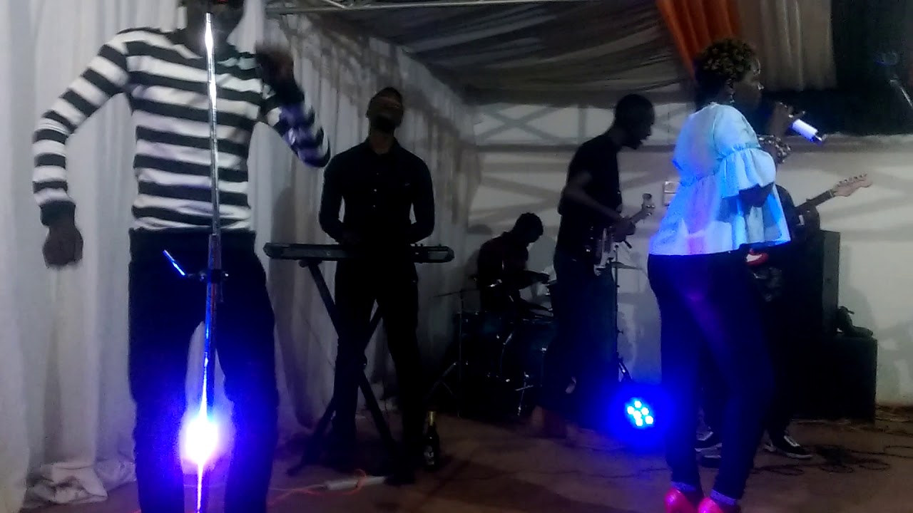 Happy @ Outlaws..Cr Media band