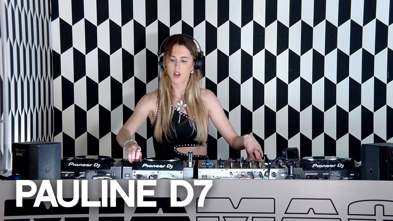 PAULINE D7 [MIA MAO live] DJ set | TECHNO