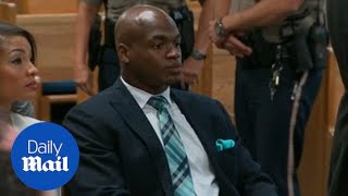 Judge clears the way for return of Adrian Peterson - Daily Mail