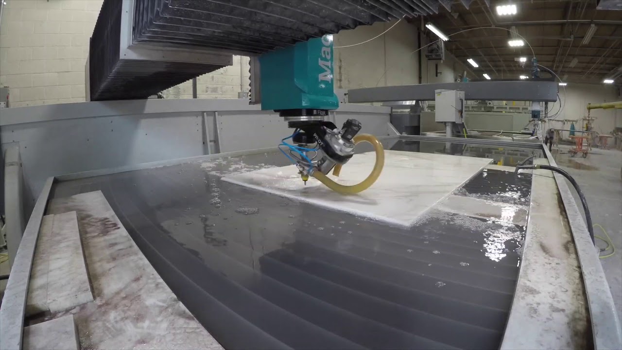 Гидроабразивная резка камня на станке Flow Mach 200 Pivot+ - YouTube