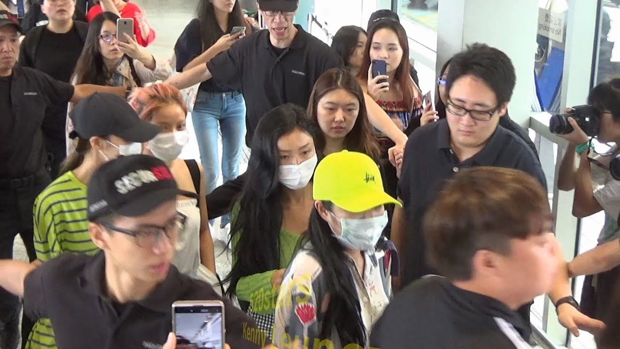 MAMAMOO (마마무) Hong Kong Airport Arrival 20180902