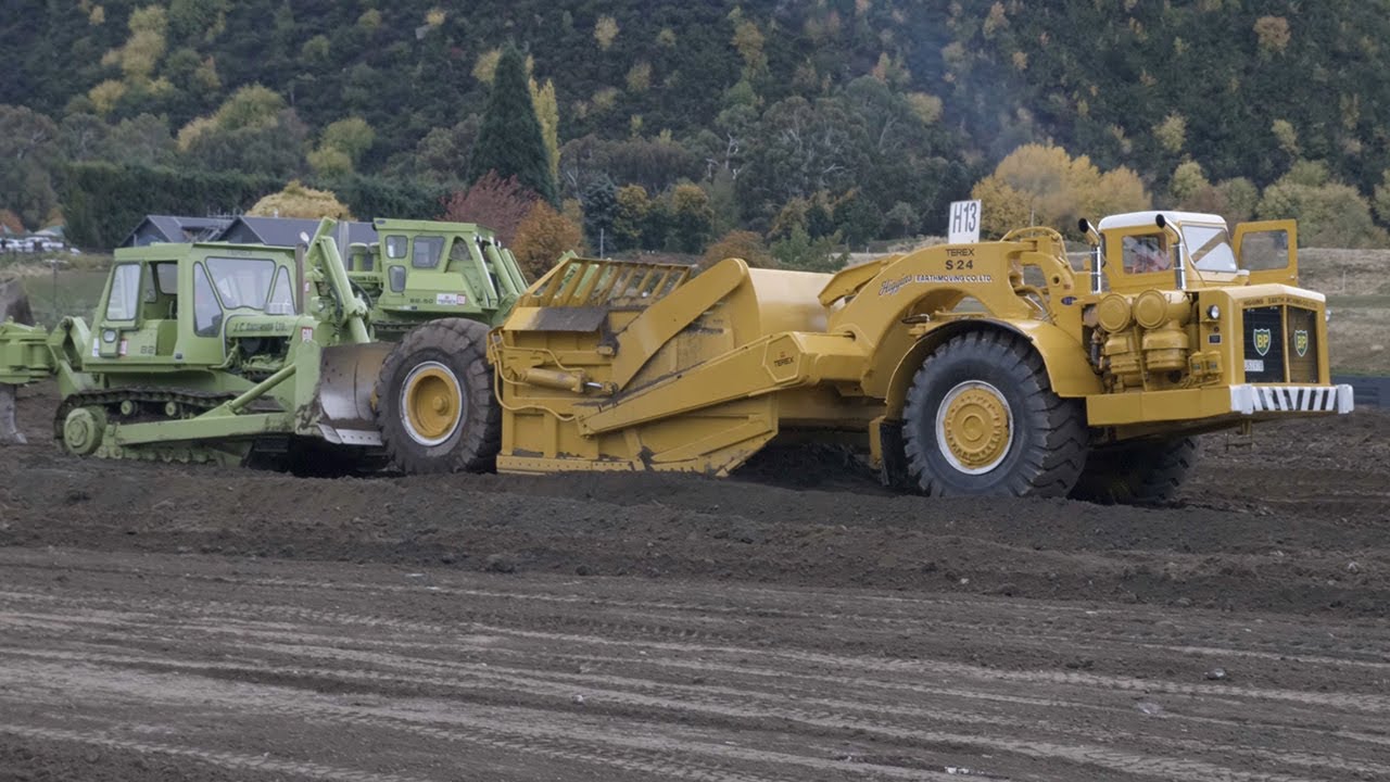 Terex 82-40 Bulldozer Push Loading a Terex S24 Scraper - YouTube