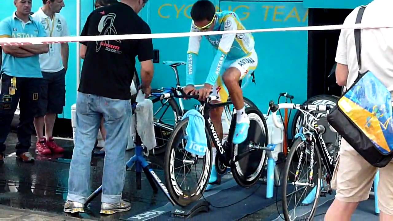 TdF 2010 Rotterdam - final minute of Alberto Contador's warming up