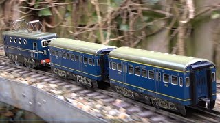 BUB Tinplate Clockwork train with Dutch series 1100 locomotive and 2 coaches having a very long run
