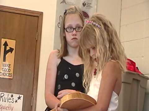 ILEANA WALDRON PLAYING HARP AT ROGERSVILLE ELEMENTARY SCHOOL TALENT SHOW CONTEST PART 2