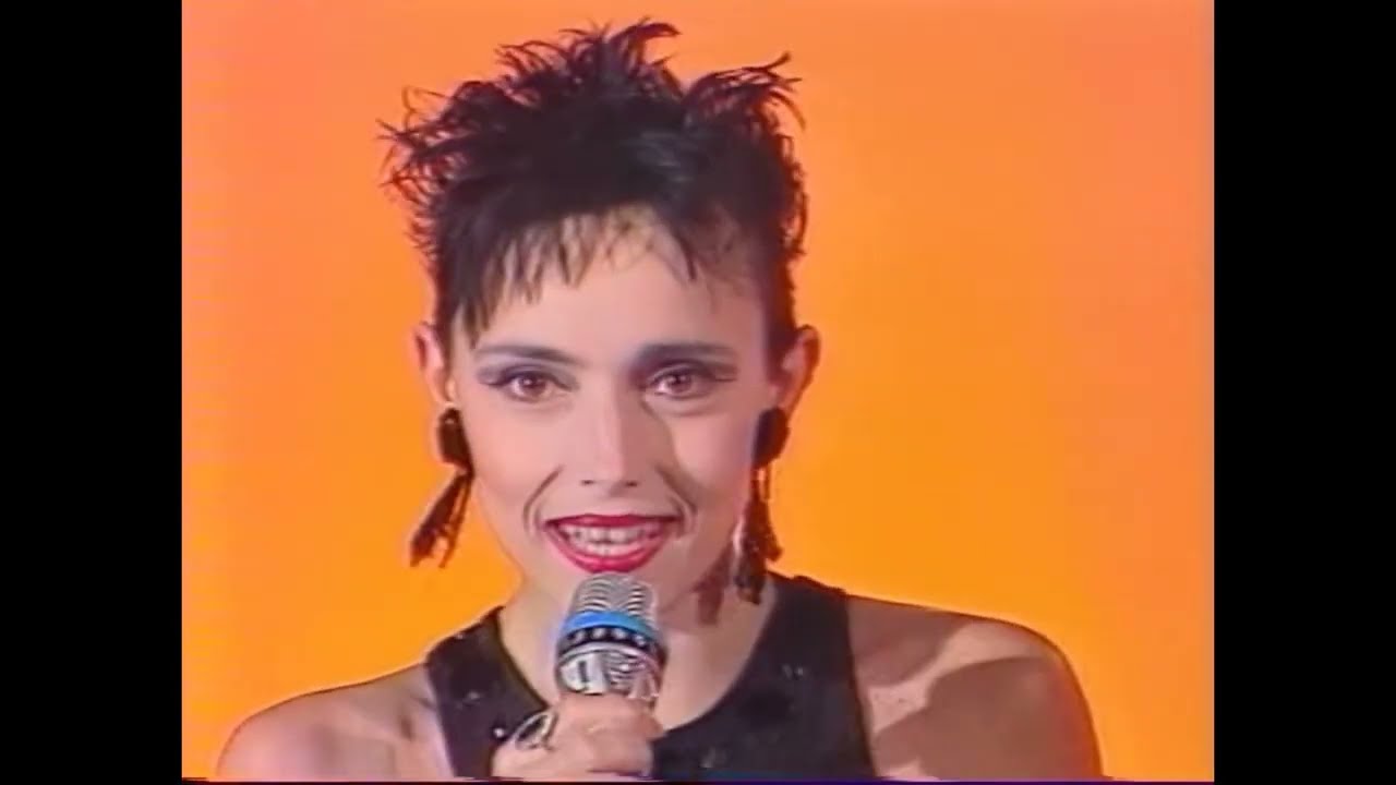 JEANNE MAS CAROLYNE (1989) YouTube