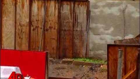 Raw Video: 4 Hurt in N.Y. Building Collapse
