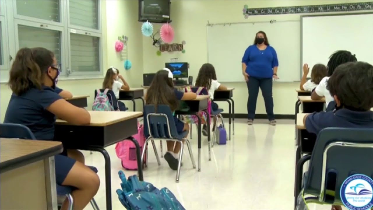 MiamiDade School Board continues to discuss when to return to class