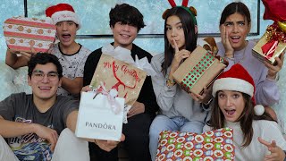 INTERCAMBIO DE REGALOS CON EL TEAM | TV Ana Emilia