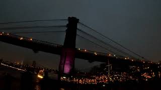 ⁴ᴷ⁶⁰ Walking NYC : Foggy Brooklyn Bridge Waterfront & Walking to Manhattan during the Holidays 2018