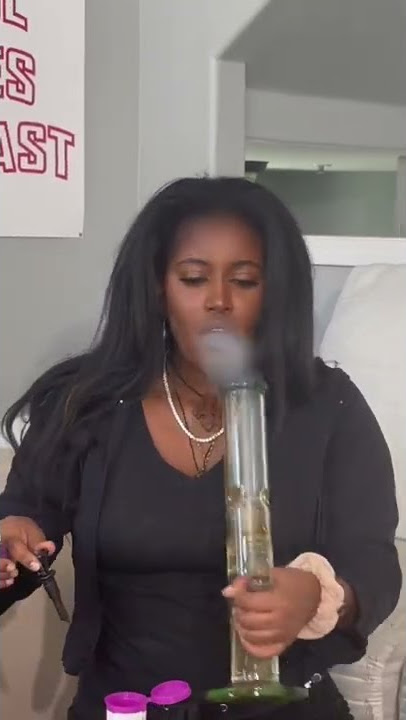 Big smoke #bong #weed #smoke #shorts