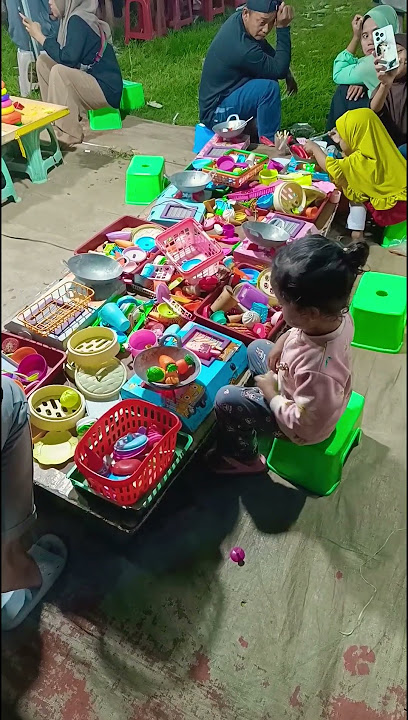 Mainan Masak-masakan Dapur Berantakan