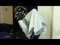 چگونه Tallit خود را بپوشیم چگونه Tallit خود را بپوشیم
