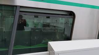 あざみ野駅で半蔵門線０８系が発車して田園都市線２０２０系が到着しました❗