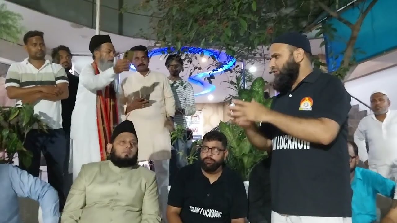 टीम लखनऊ बाढ़ पीड़ितों के लिए सामग्री लेकर जाते हुए | अध्यक्ष मुर्तुजा अली  | टीम लखनऊ