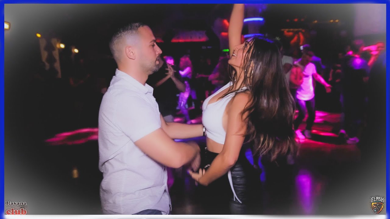 Daniel And Topaz @Social Sensual Bachata Dance [Bad Habits] - YouTube