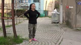 Erkek Arkadaşinin Darp Etmesi̇ Üzeri̇ne Kendi̇ni̇ Sokağa Atti