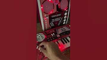 Circuit Bent Keyboard - The It Lives V6 (light test)