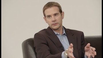 How does a functional manager contribute to an agile organization?