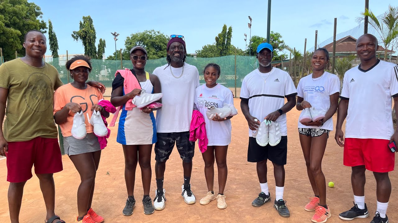 Diamond Racquet receives donation from former National Tennis Star