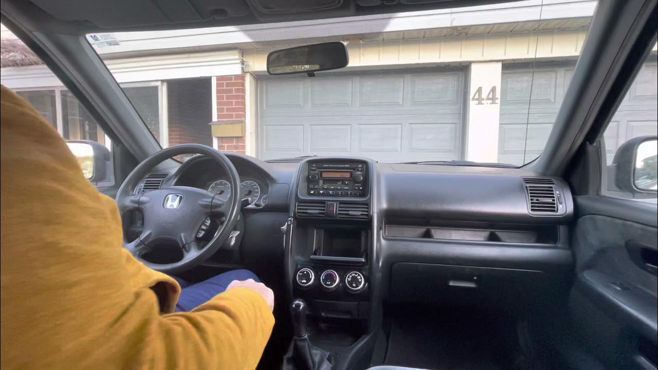 Driving a manual Honda CR-V 2nd generation. 2002. - YouTube