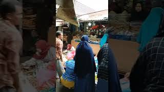 situasi pasar selasa panam pekanbaru pagi ini sudah lengang dari pembeli, udah pada mudik