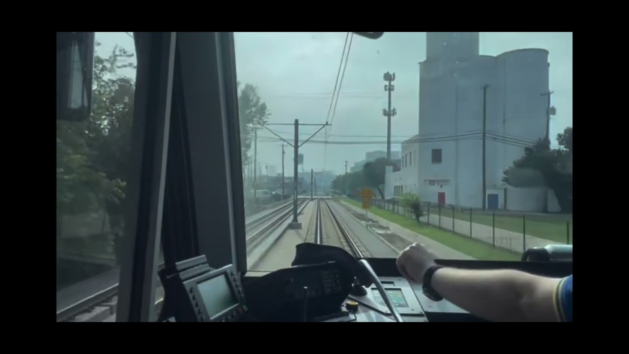 neon-texan-being-himself-for-9-minutes-and-39-seconds-credit-to