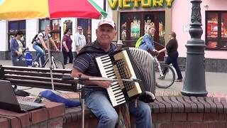 Уличный музыкант! Аккордеон покоряет улицу! КЛАСС!!! Buskers! Street! Musik! Уличный музыкант! Аккордеон покоряет улицу! КЛАСС!!! Buskers! Street! Musik!