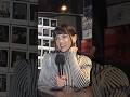 Capture de la vidéo The Marías On Their Christmas Song Appearing In A Netflix Movie #Themarias #Interview