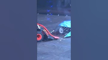 What a dangerous moment #battleofrobots #robots #battle #robotics #shorts