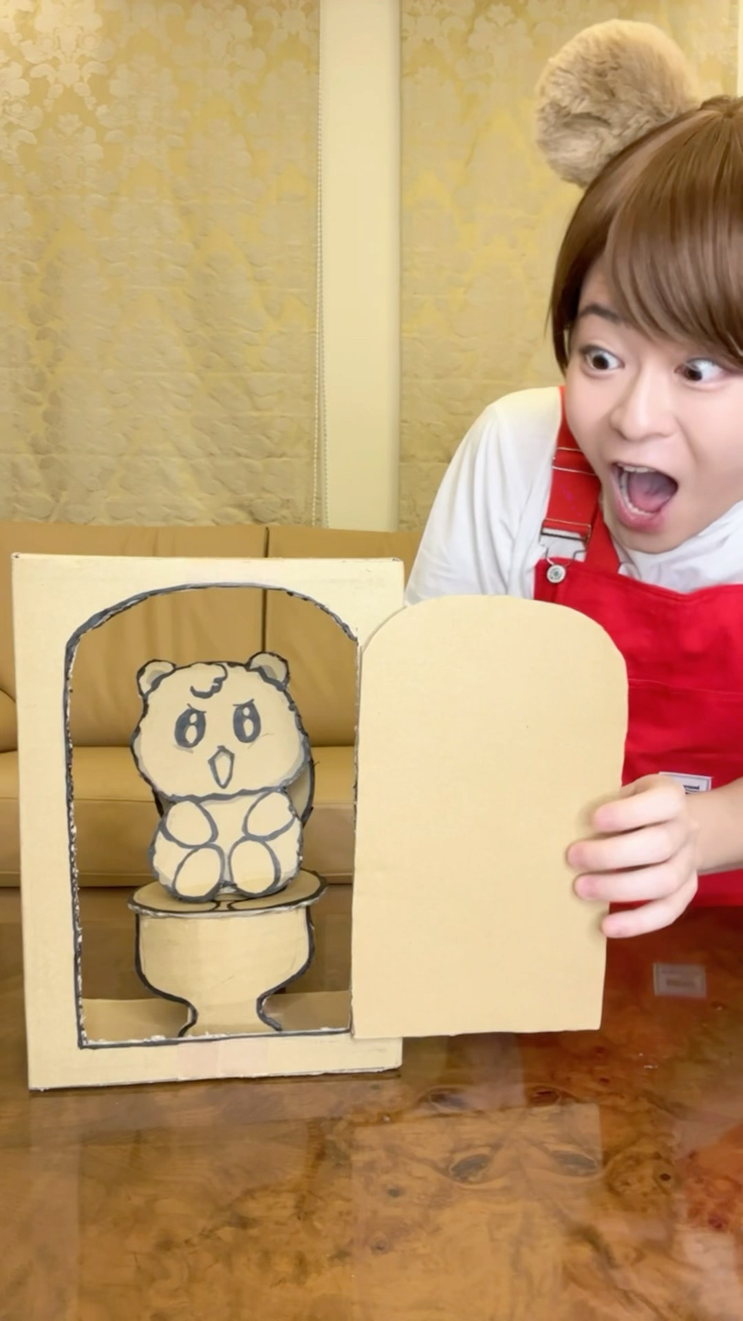 ROB SOMEONE OF A CARDBOARD HAMBURGER！#asmr